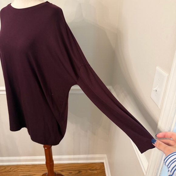 Athleta cloud light long sleeve relaxed asymmetrical top- Size XS - Picture 6 of 9